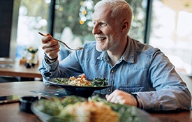 Man eating a healthy meal